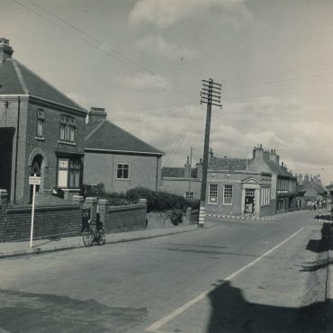 Looking down Fleetgate to West Acridge corner and the Penny Bank
